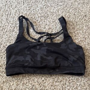 Lululemon bra size 4